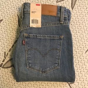 NWT Levi’s High Rise Skinny Jeans!!
